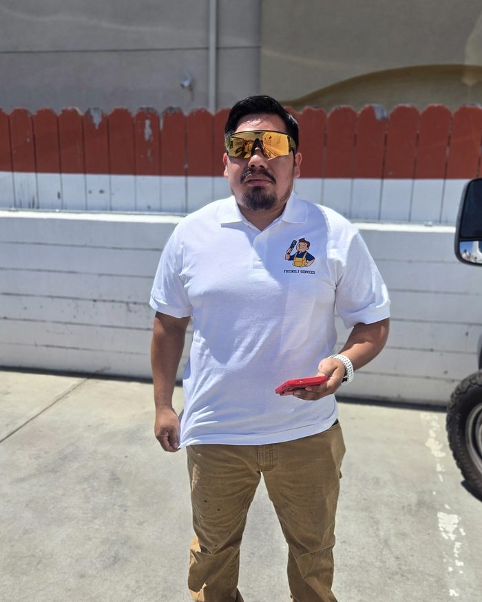Elias, Operations Manager